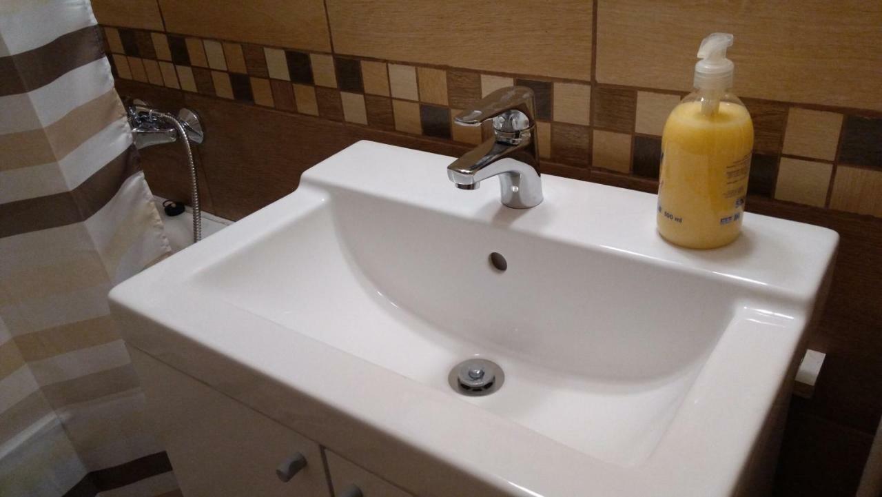 Gesztenyés Apartman Miskolc Exterior foto